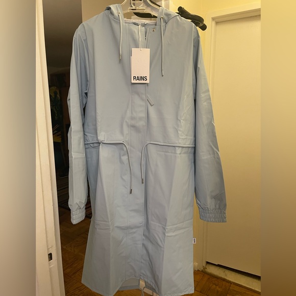 Gorgeous RAINS trench coat with string waist. Size M-Light blue. - Picture 3 of 6